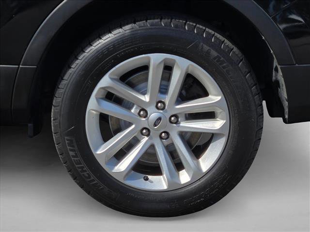 Used 2017 Ford Explorer XLT image 23