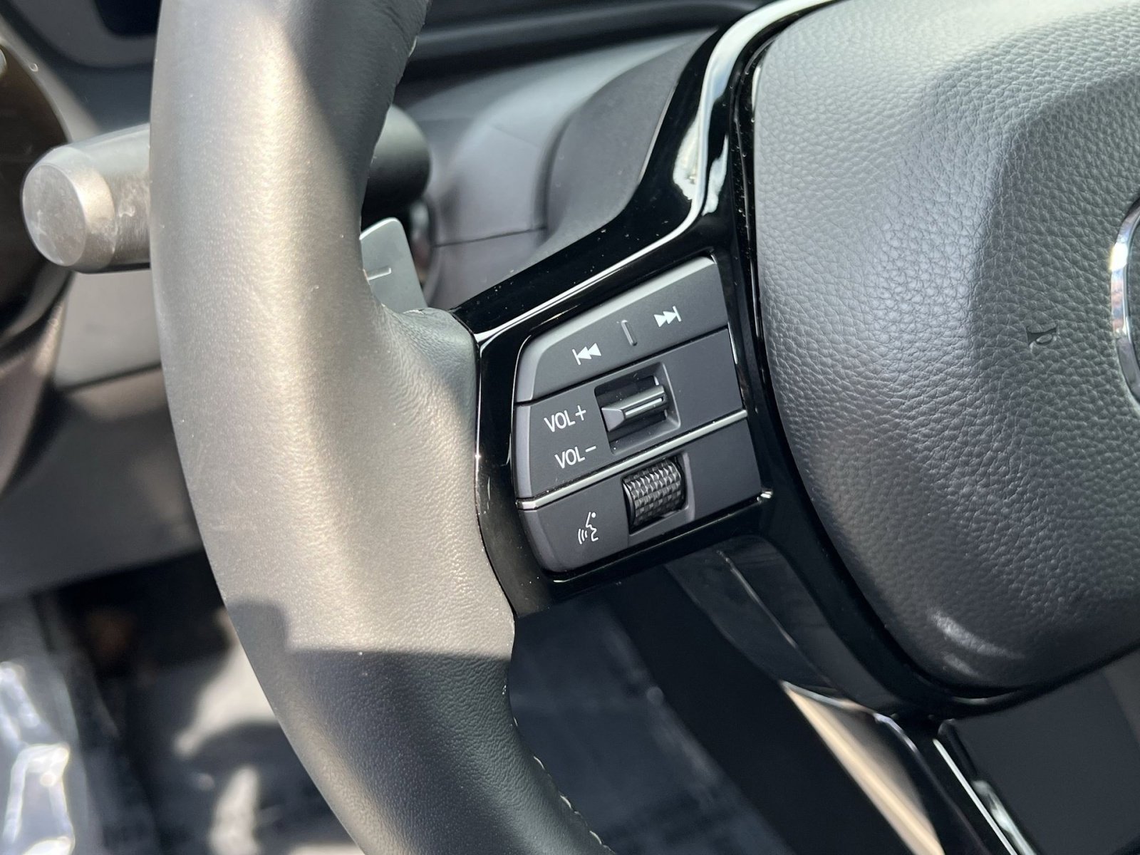 Certified 2025 Acura ADX FWD image 30