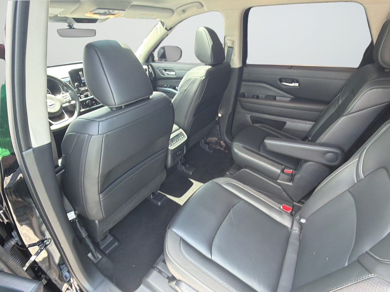 Certified 2025 Nissan Pathfinder SL w/ SL Premium Package FWD image 33