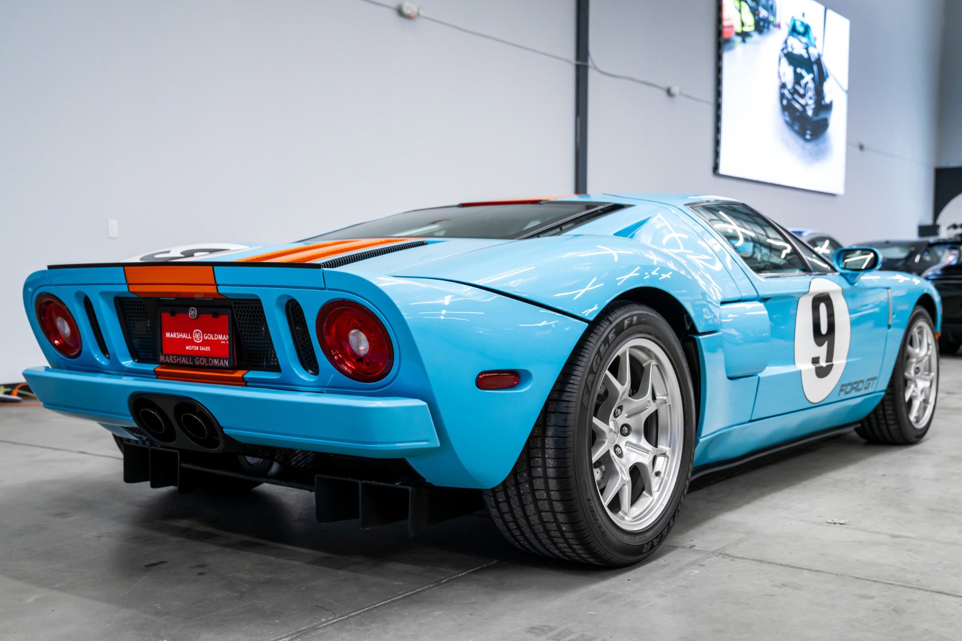 Used 2006 Ford GT RWD image 8