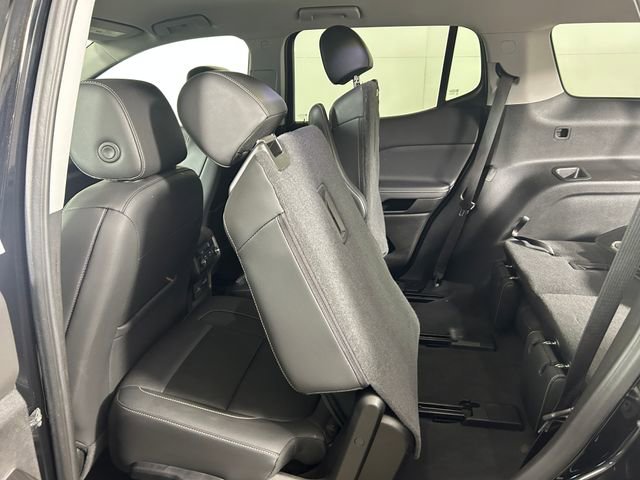 Used 2023 GMC Acadia SLT image 26