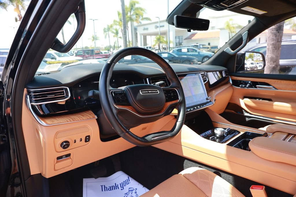 Used 2022 Jeep Grand Wagoneer Series III AWD/4WD image 18