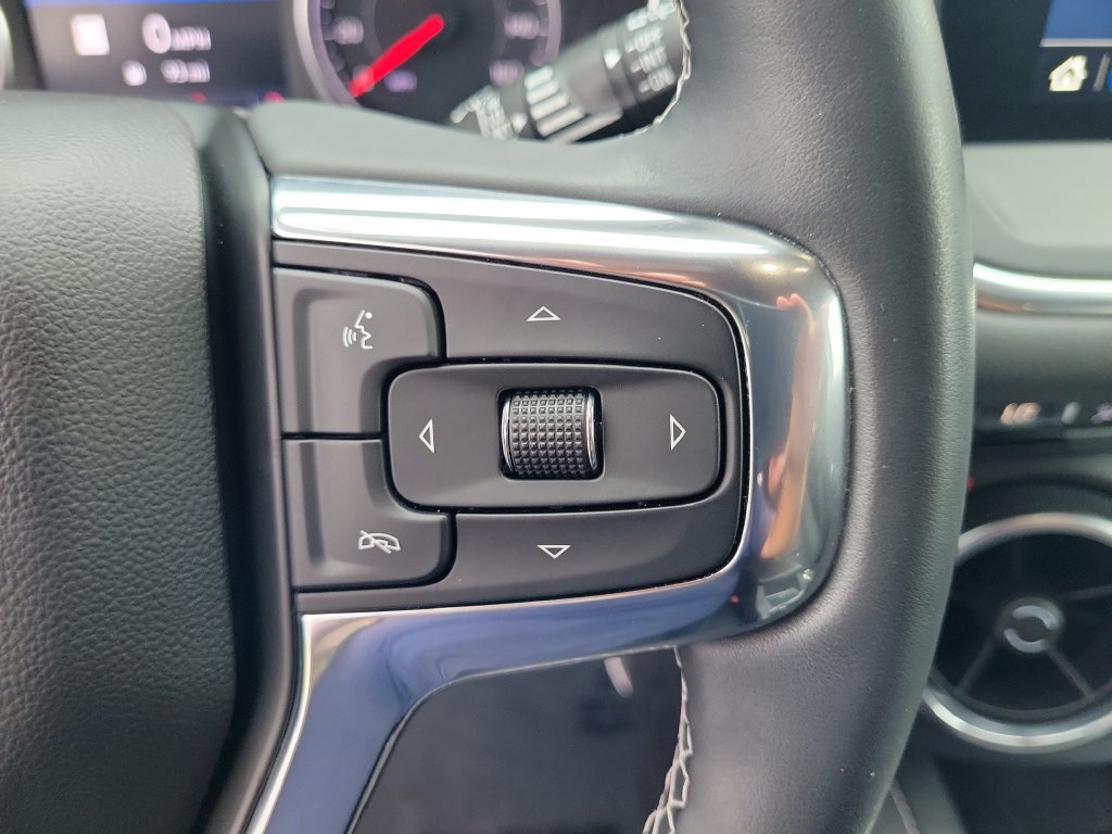 Used 2024 Chevrolet Blazer LT w/ Sound & Technology Package FWD image 21