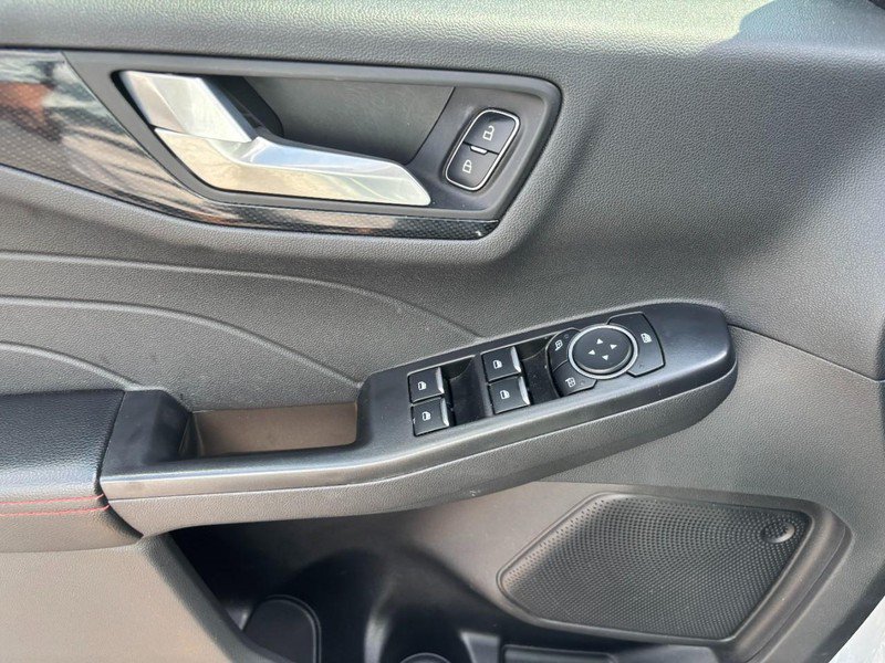 Used 2025 Ford Escape ST-Line FWD image 9