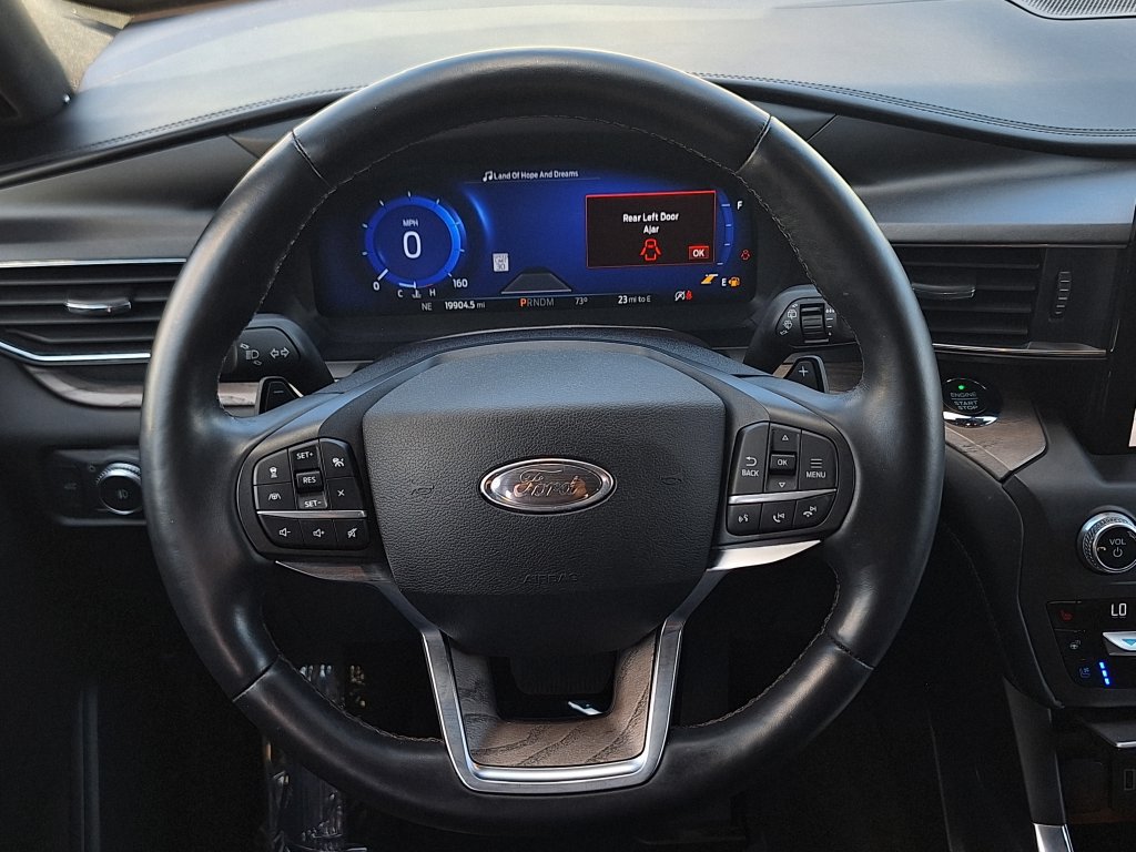 Used 2020 Ford Explorer Platinum w/ Premium Technology Package AWD/4WD image 17