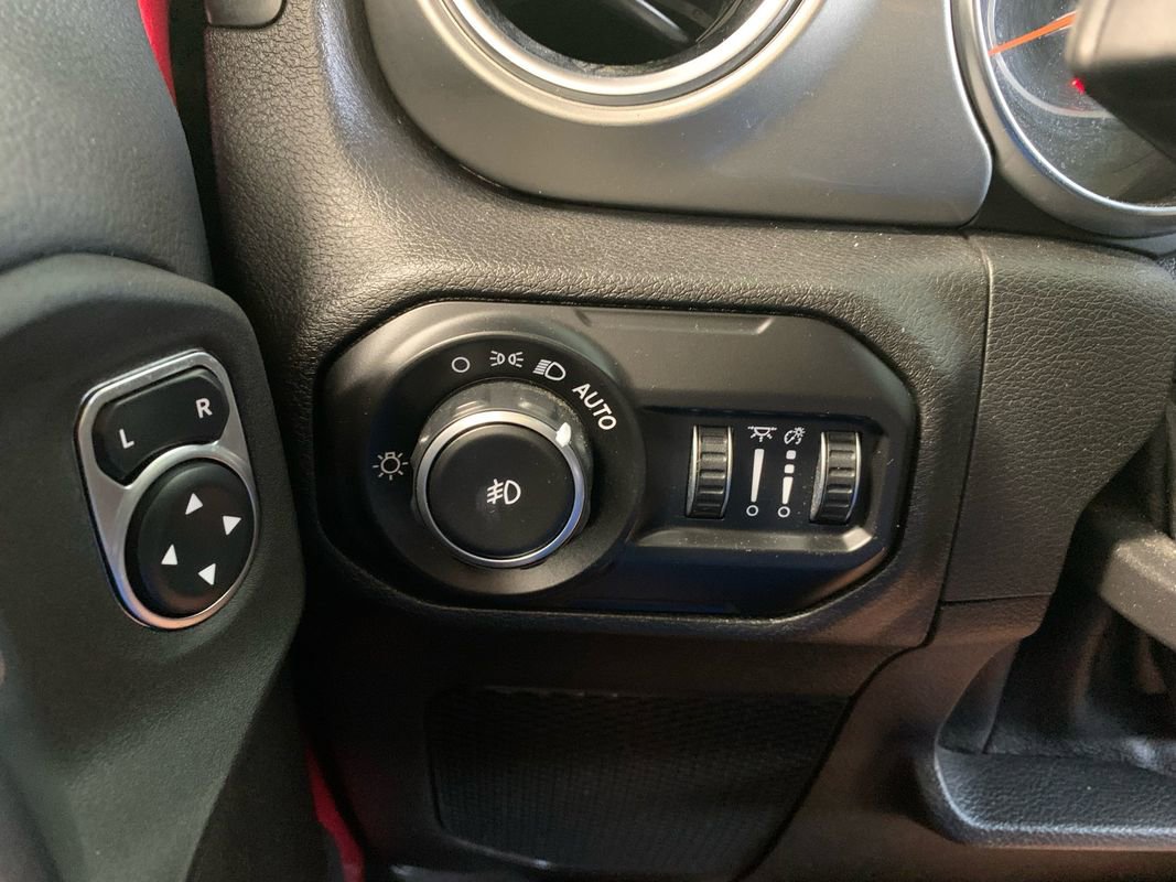 Used 2021 Jeep Wrangler Unlimited Sahara image 36