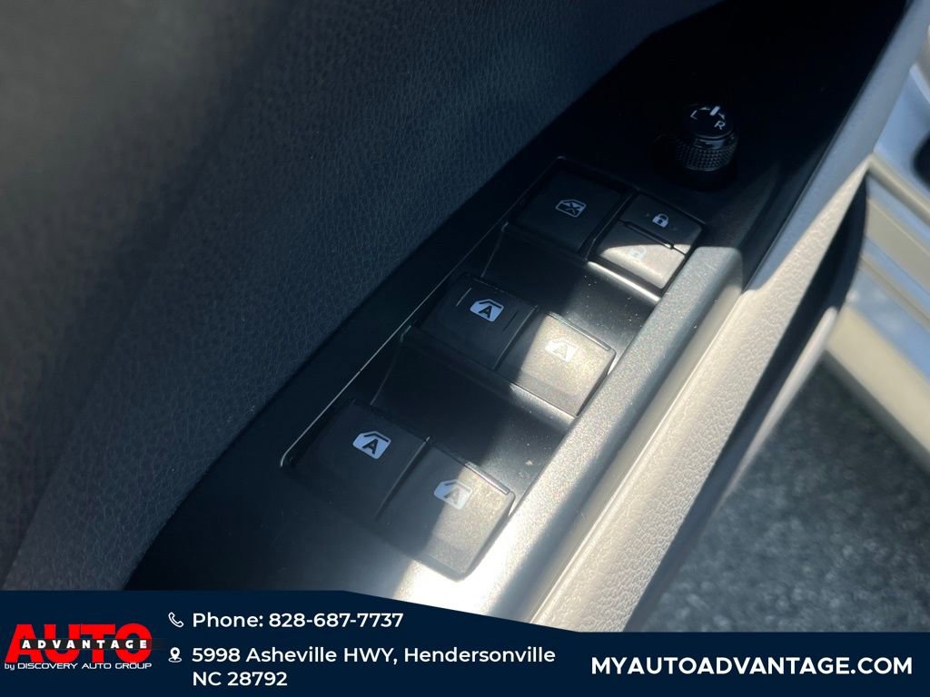 Used 2018 Toyota Camry LE FWD image 24