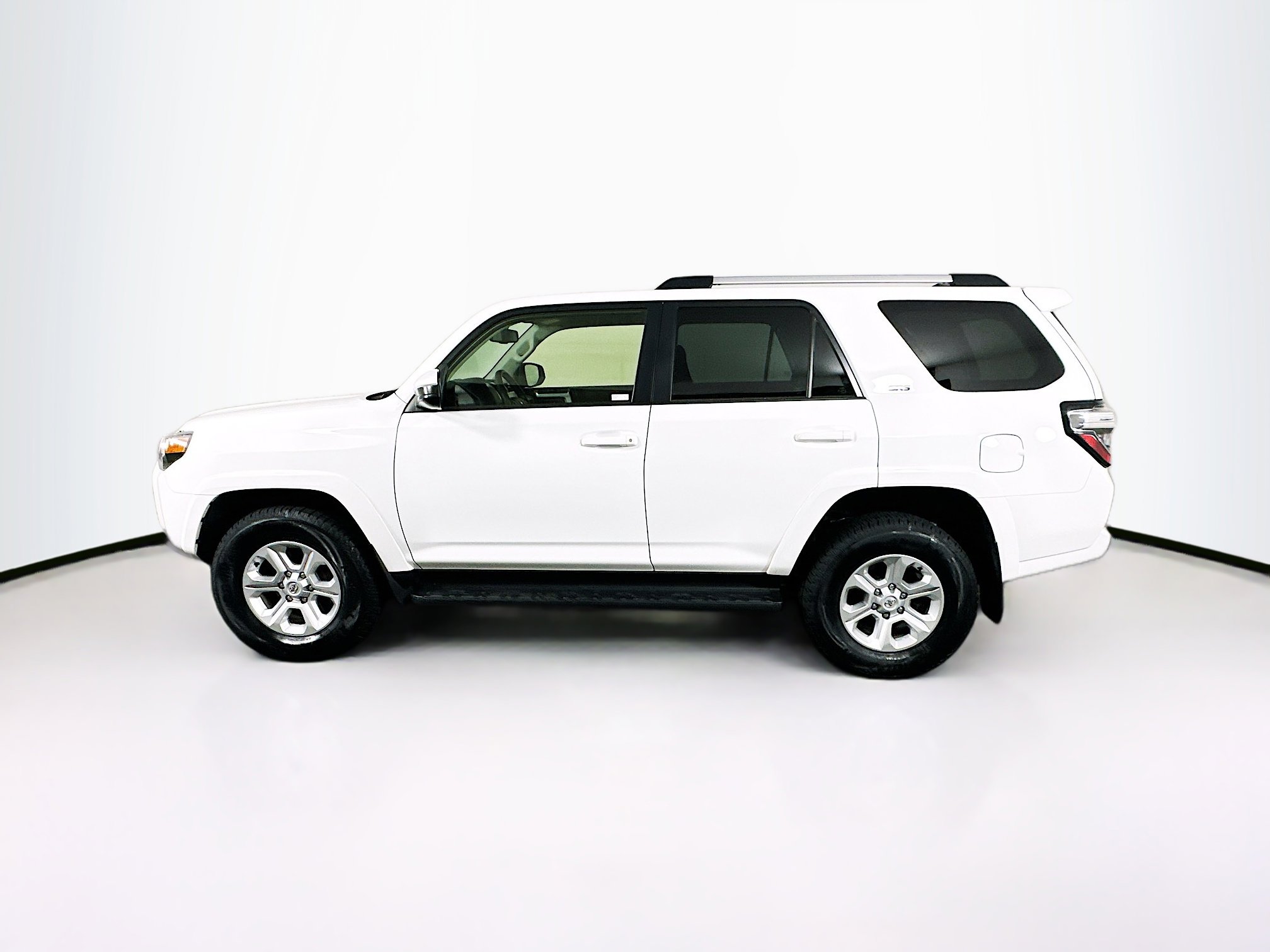 Used 2024 Toyota 4Runner SR5 image 4