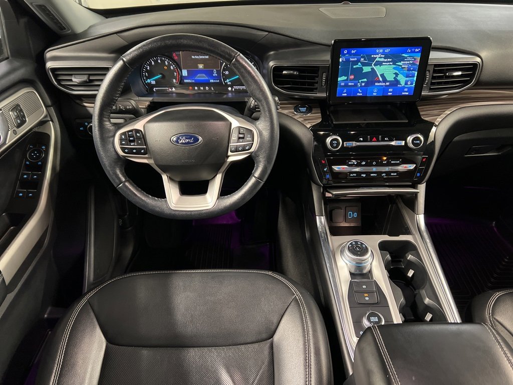 Used 2022 Ford Explorer Limited w/ Equipment Group 301A image 8