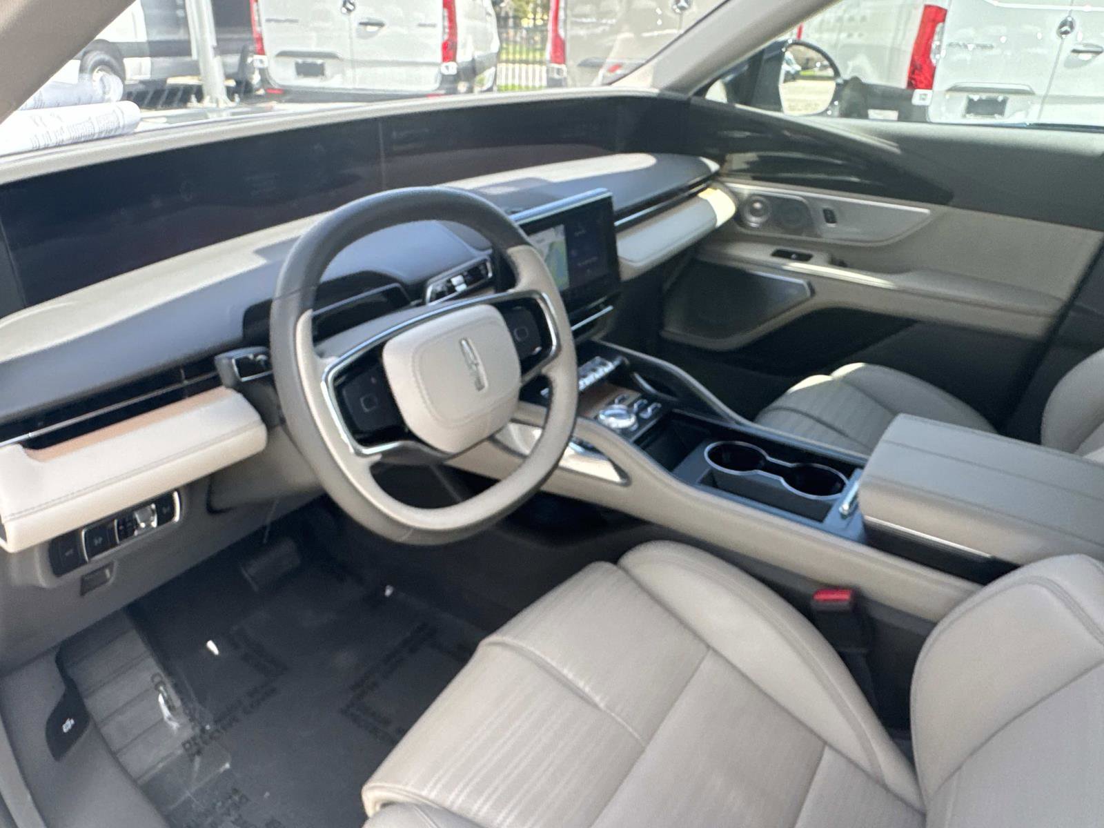 Used 2025 Lincoln Nautilus Reserve image 29