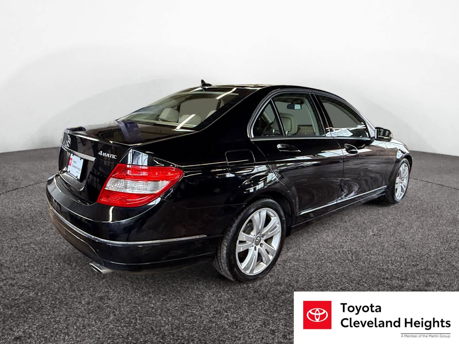 Used 2011 Mercedes-Benz C 300 4MATIC Sedan image 5