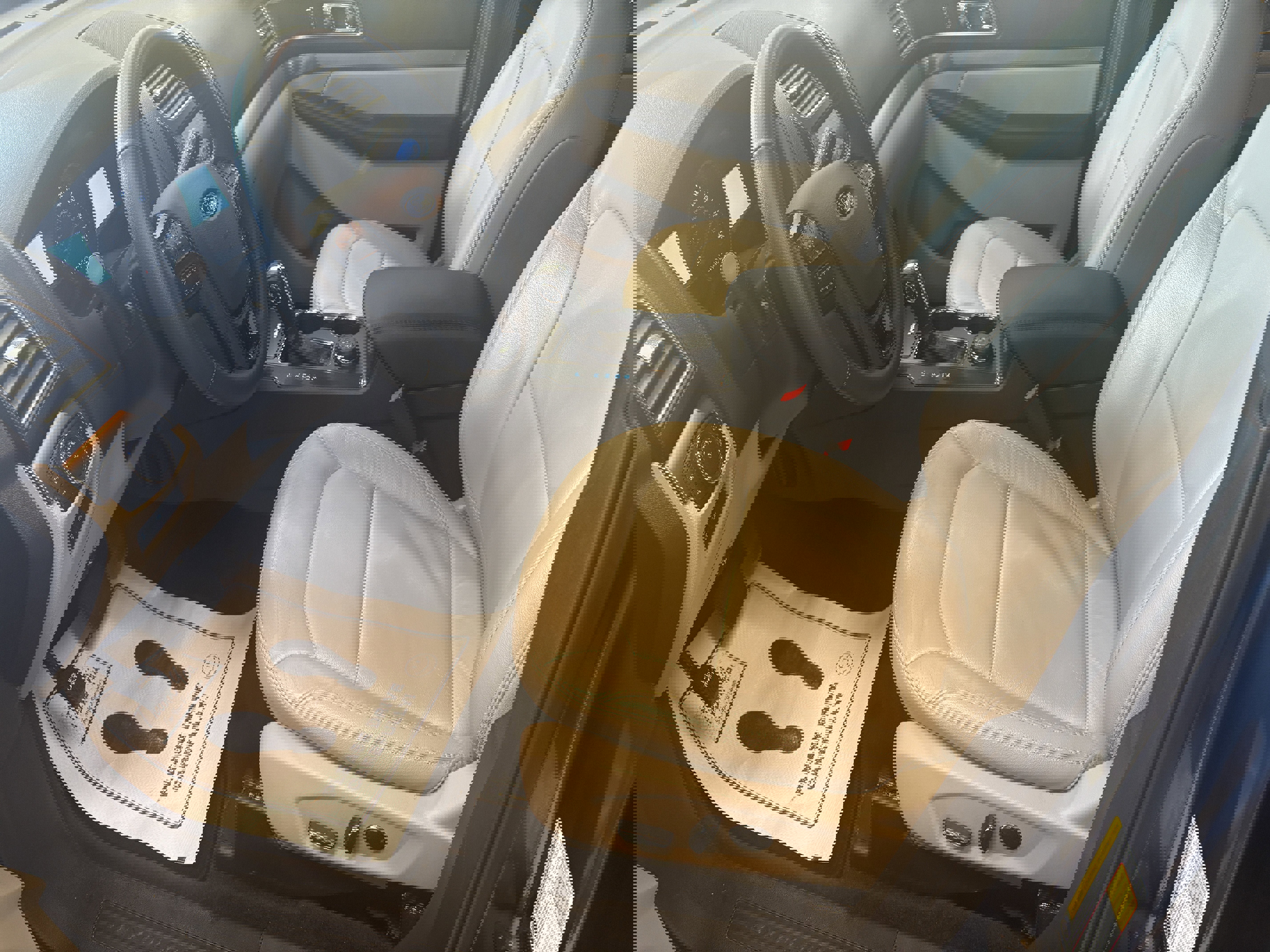 Used 2018 Ford Explorer XLT w/ Equipment Group 202A AWD/4WD image 5