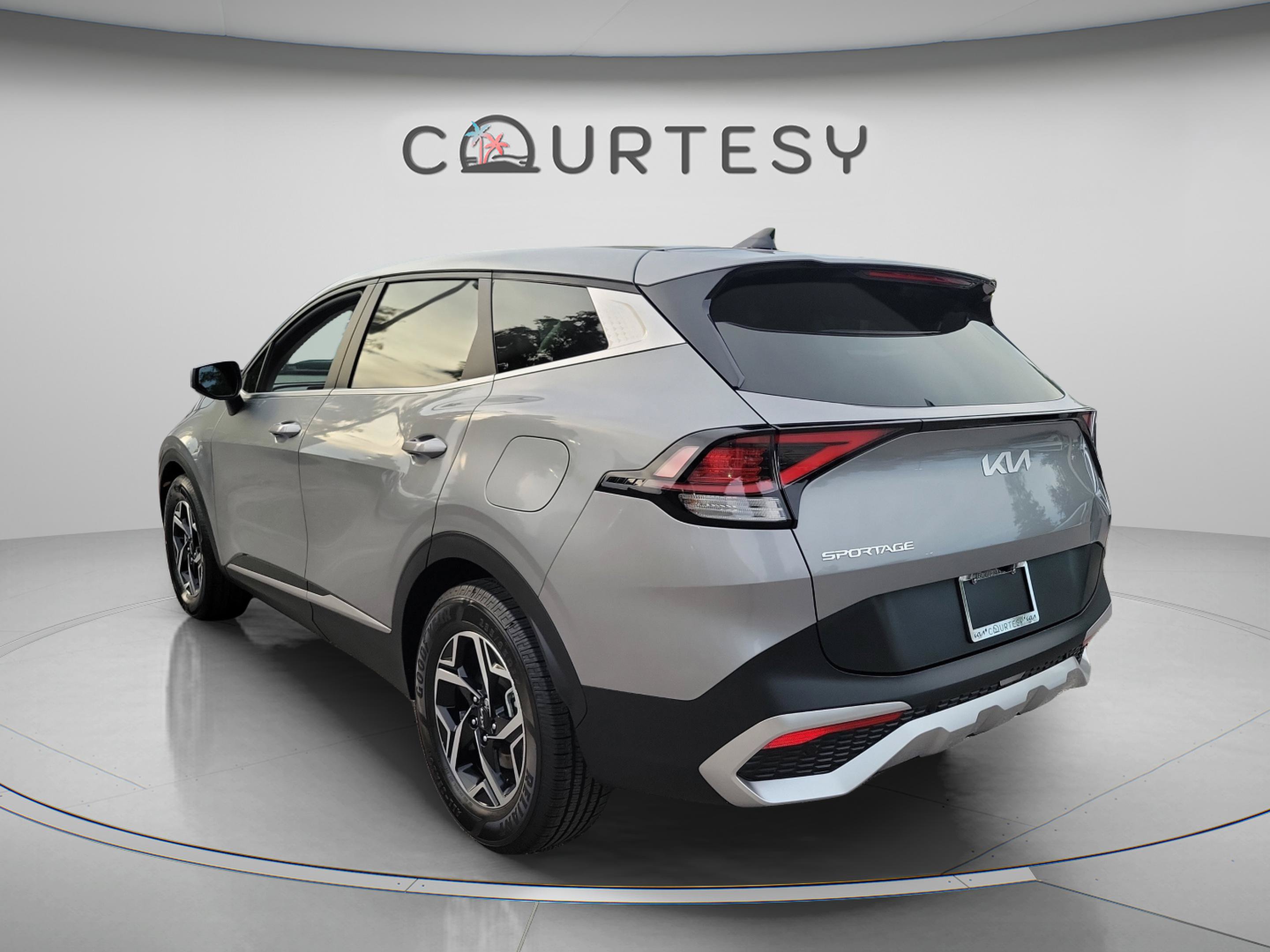 Certified 2023 Kia Sportage LX FWD image 2