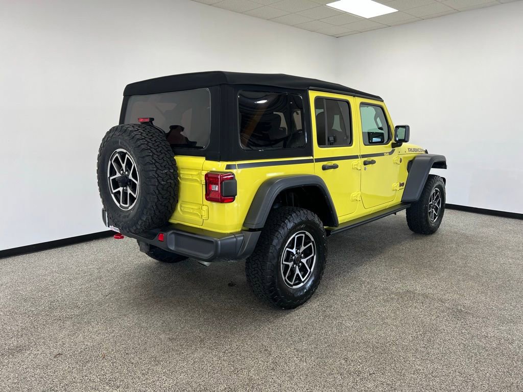 Used 2024 Jeep Wrangler Unlimited Rubicon w/ Technology Group image 19