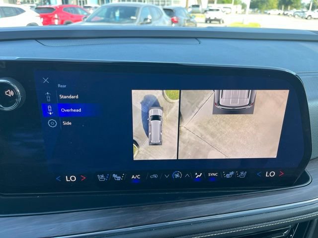 Used 2025 Chevrolet Suburban Premier RWD image 27