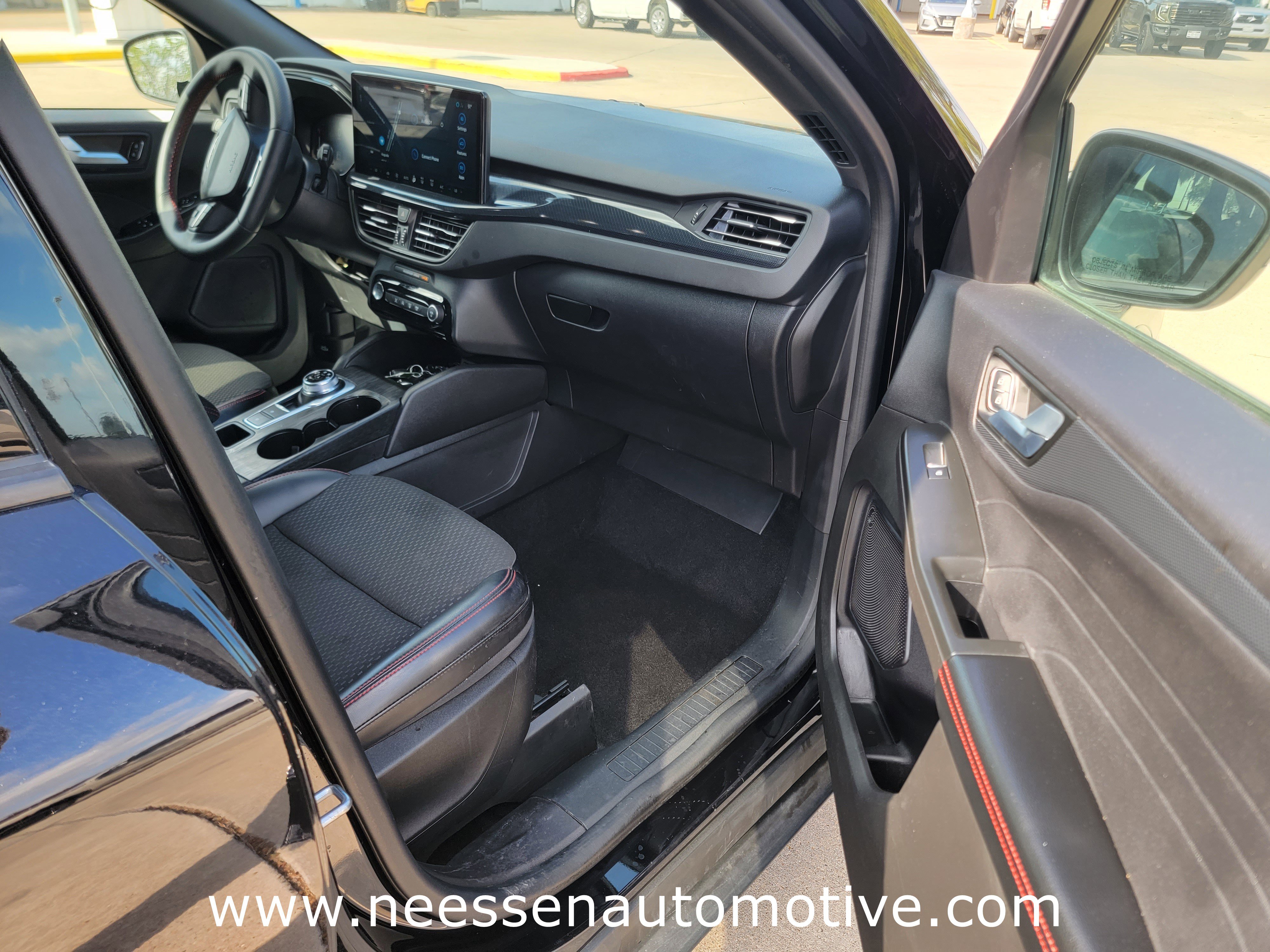 Used 2023 Ford Escape ST-Line w/ Tech Pack #1 image 9