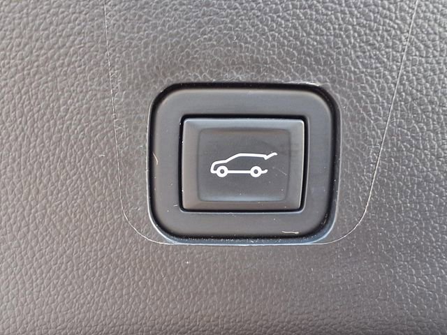 Certified 2022 Chevrolet Traverse Premier w/ Redline Edition image 31