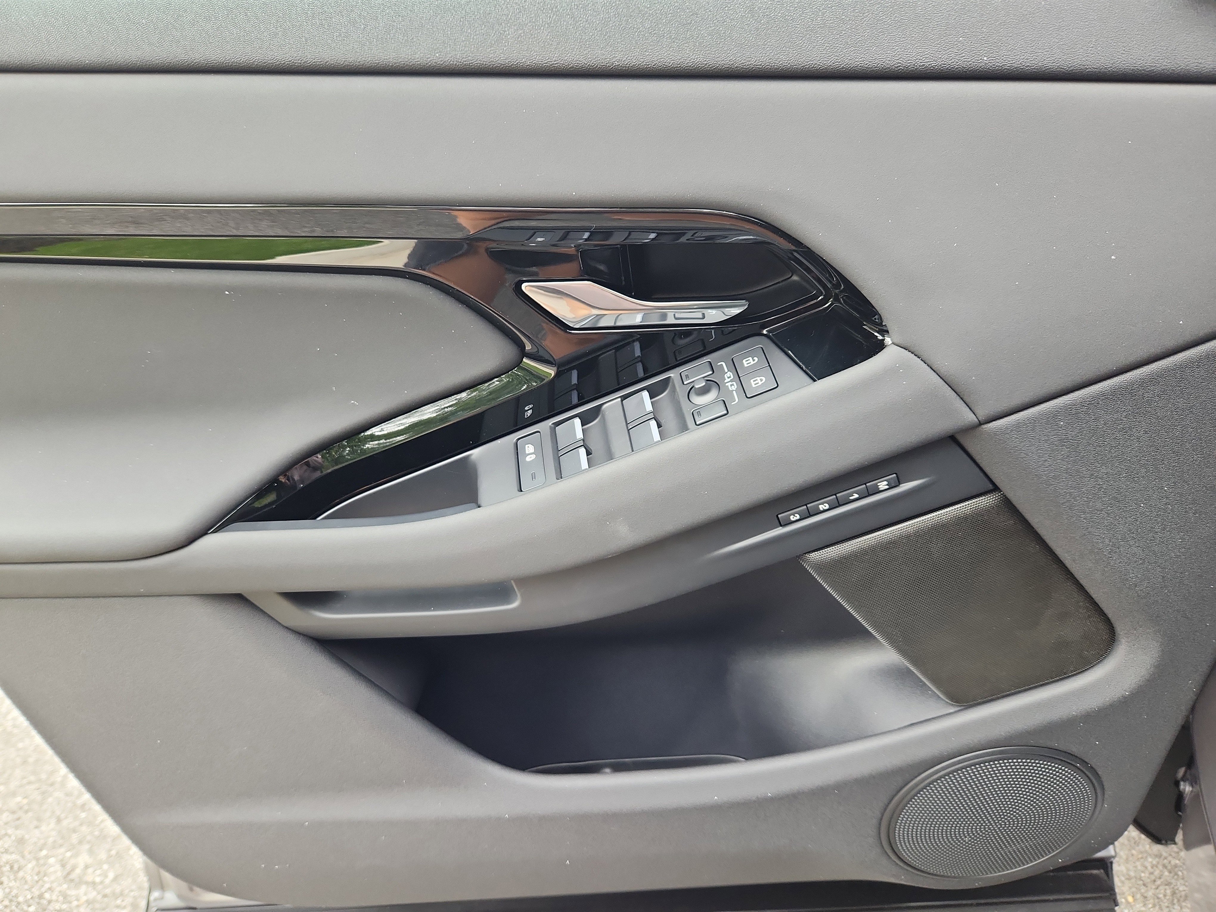 New 2026 Land Rover Range Rover Evoque S image 24