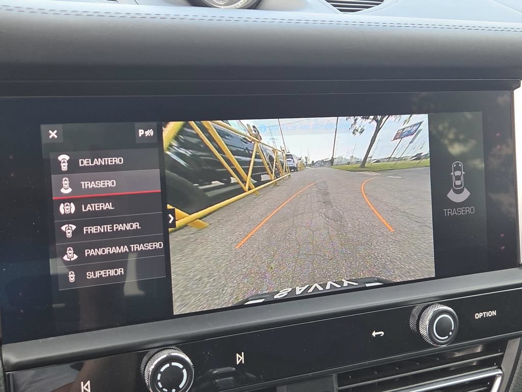 Used 2023 Porsche Macan Turbo AWD/4WD image 8