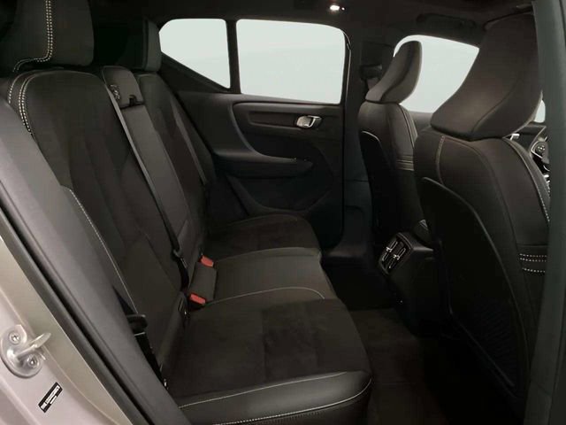 Used 2025 Volvo XC40 B5 Plus AWD/4WD image 23
