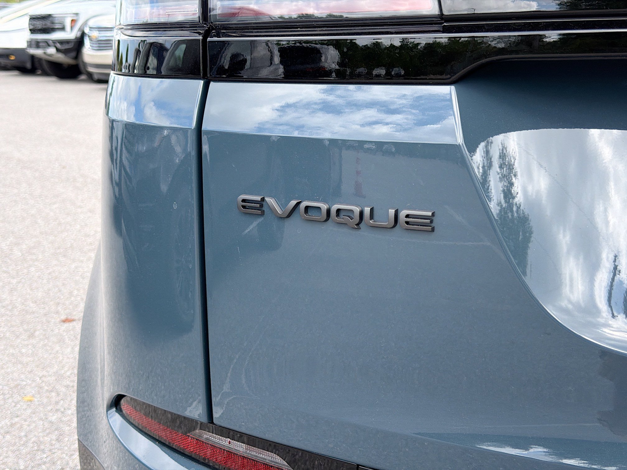 New 2026 Land Rover Range Rover Evoque Dynamic SE AWD/4WD image 11