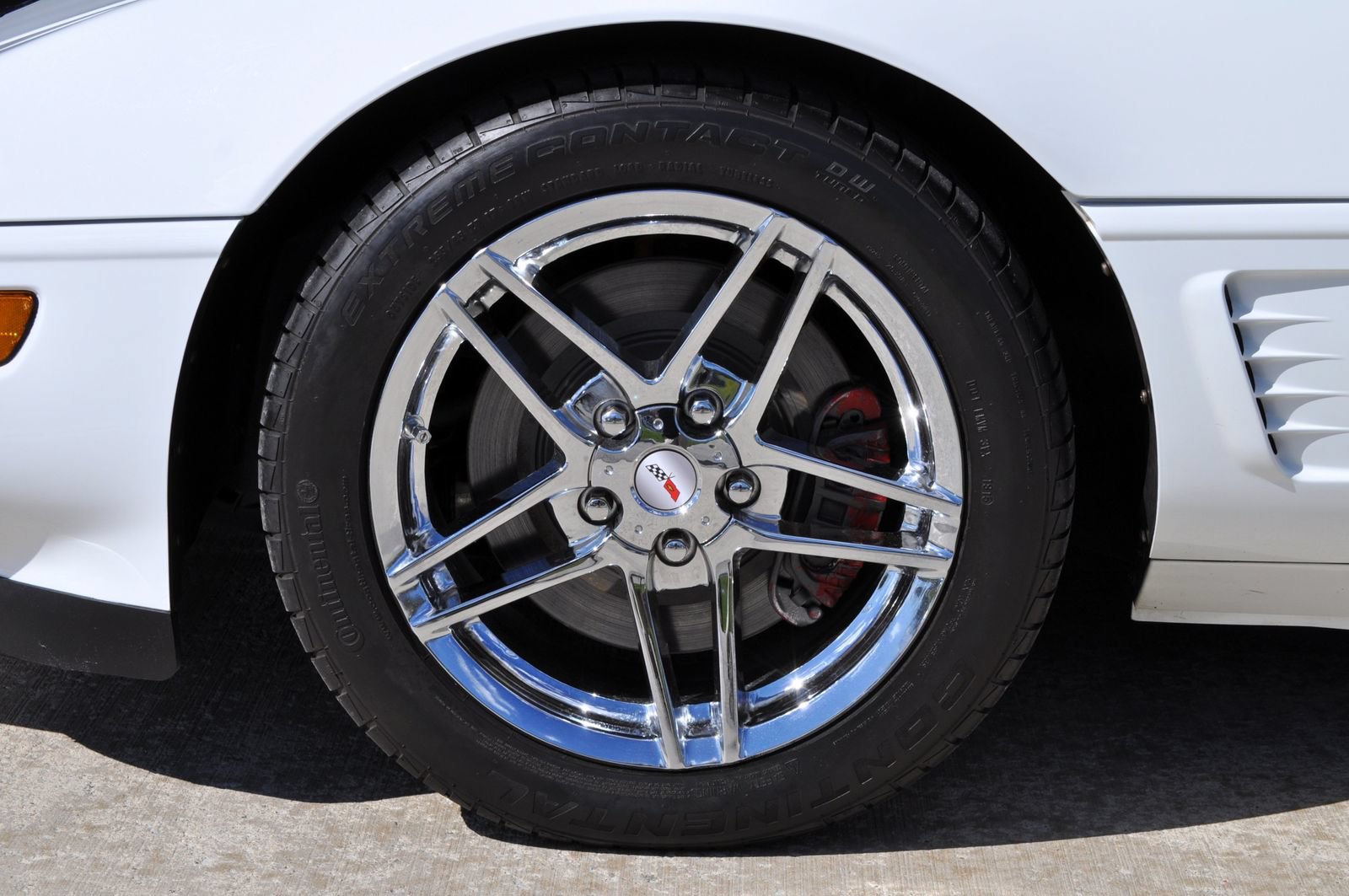 Used 1996 Chevrolet Corvette Coupe RWD image 7