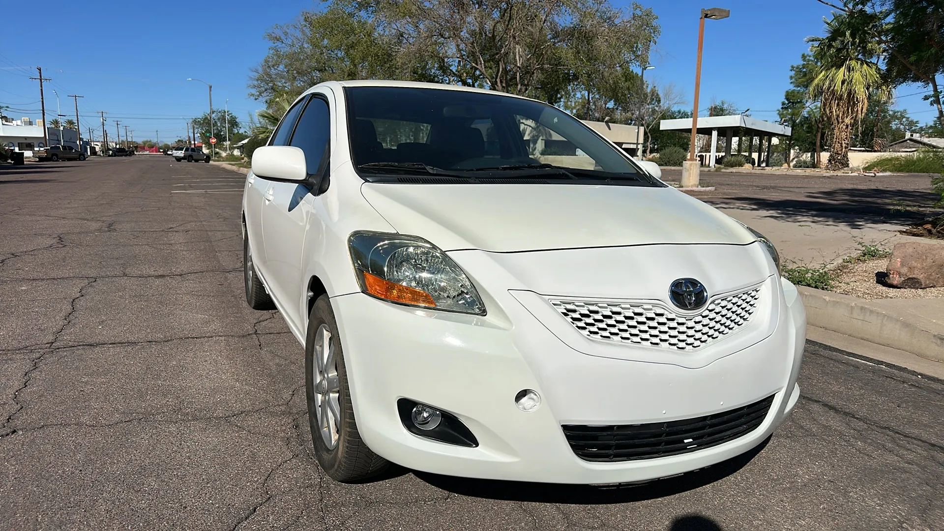 Used 2010 Toyota Yaris Sedan FWD image 4