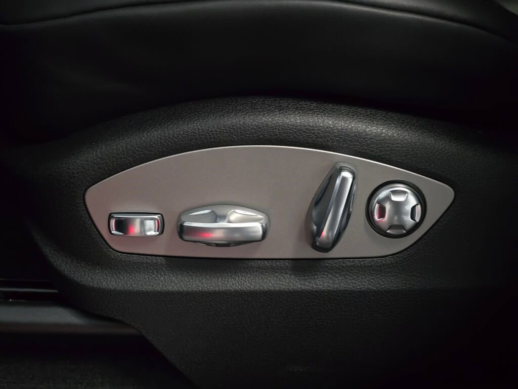 New 2026 Porsche Macan S image 34