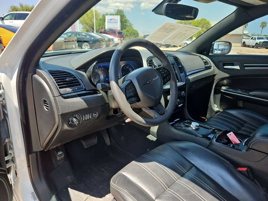 Certified 2023 Chrysler 300 S RWD image 11