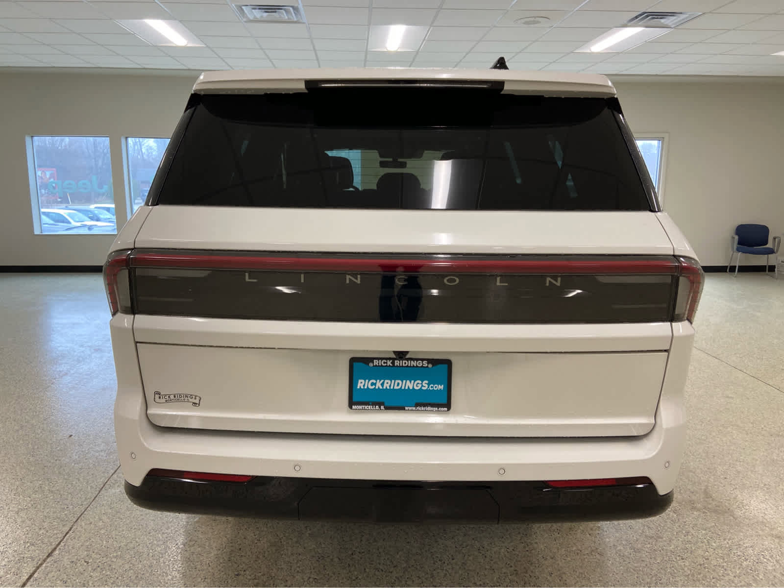 Used 2025 Lincoln Navigator L Reserve AWD/4WD image 8