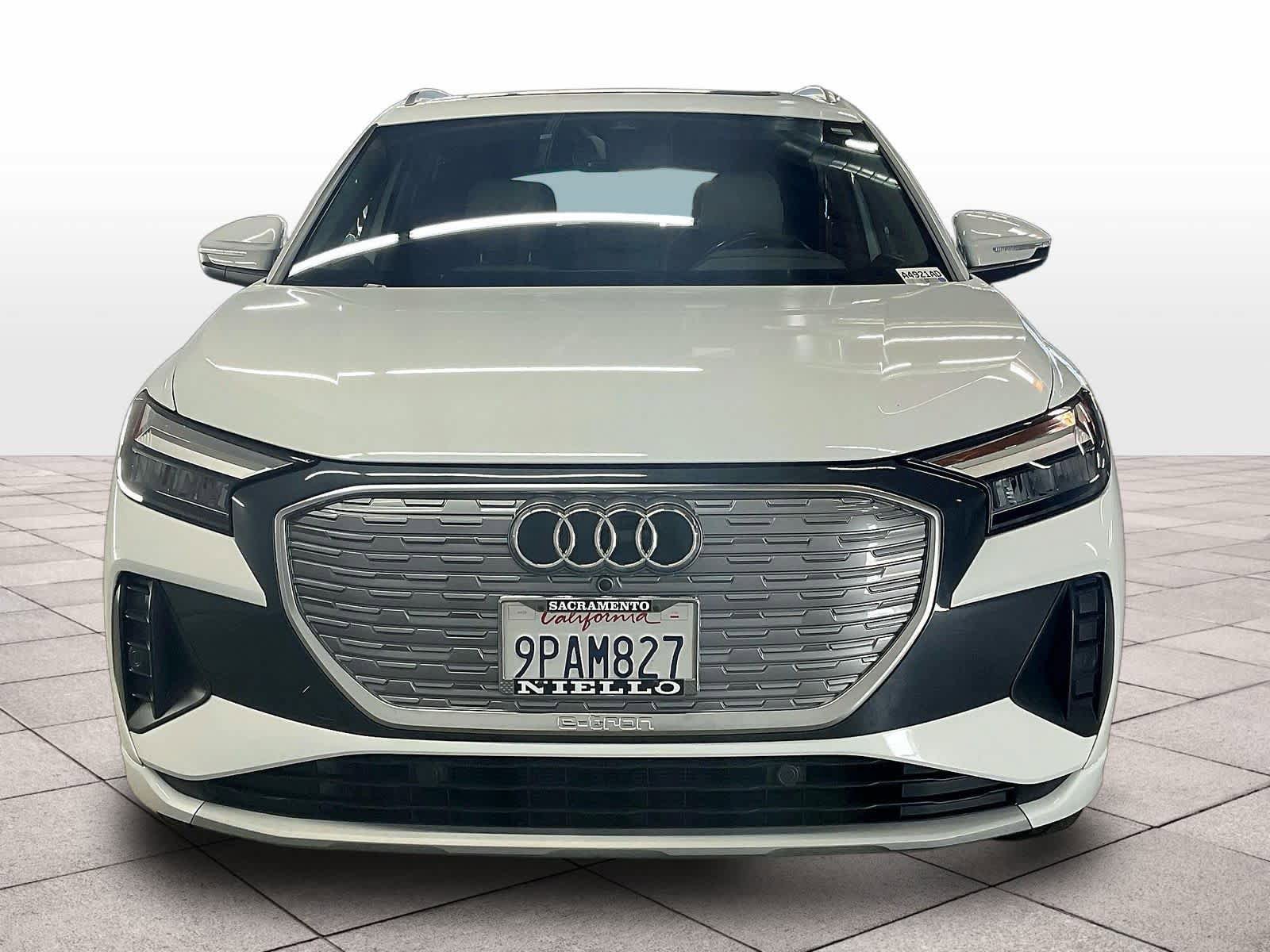 Used 2024 Audi Q4 e-tron Premium w/ Convenience Package image 3