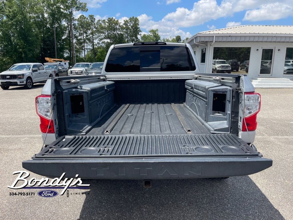 Used 2019 Nissan Titan PRO-4X w/ Pro-4x Convenience Package AWD/4WD image 14