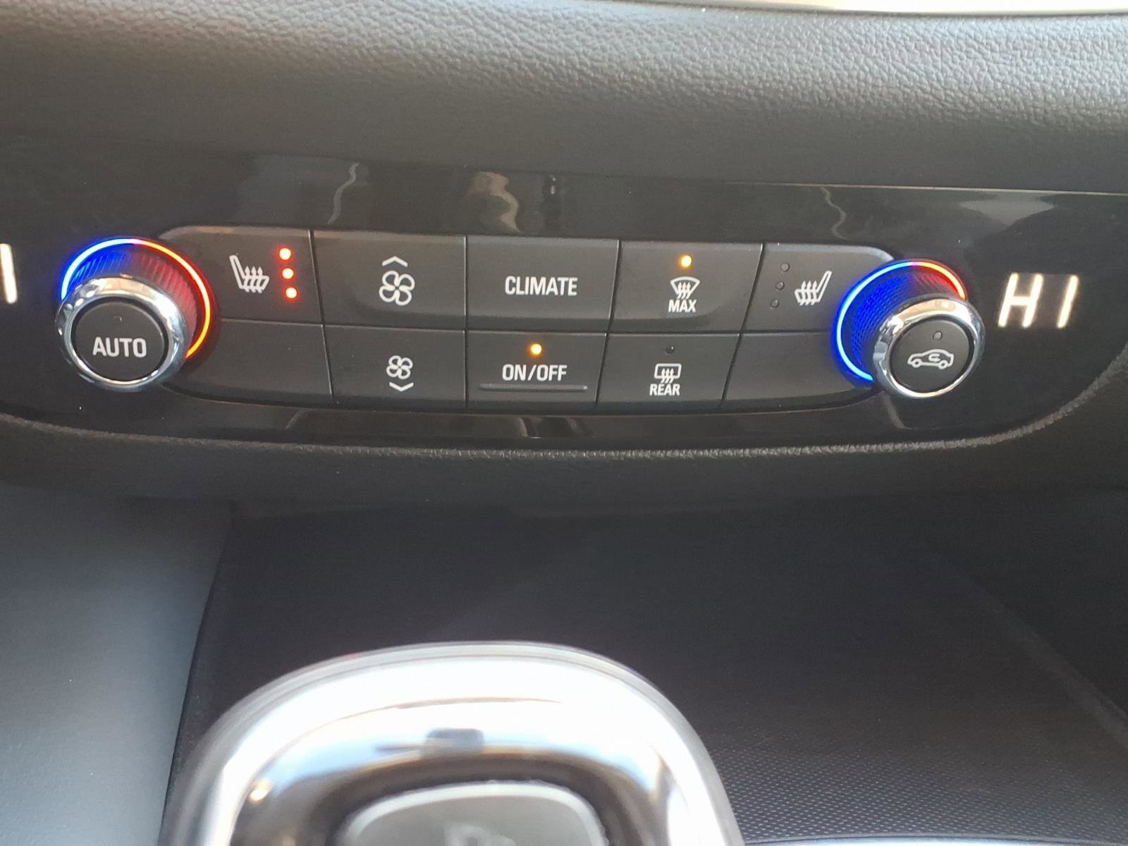 Used 2020 Buick Enclave Essence w/ Sound and Sites Package image 25