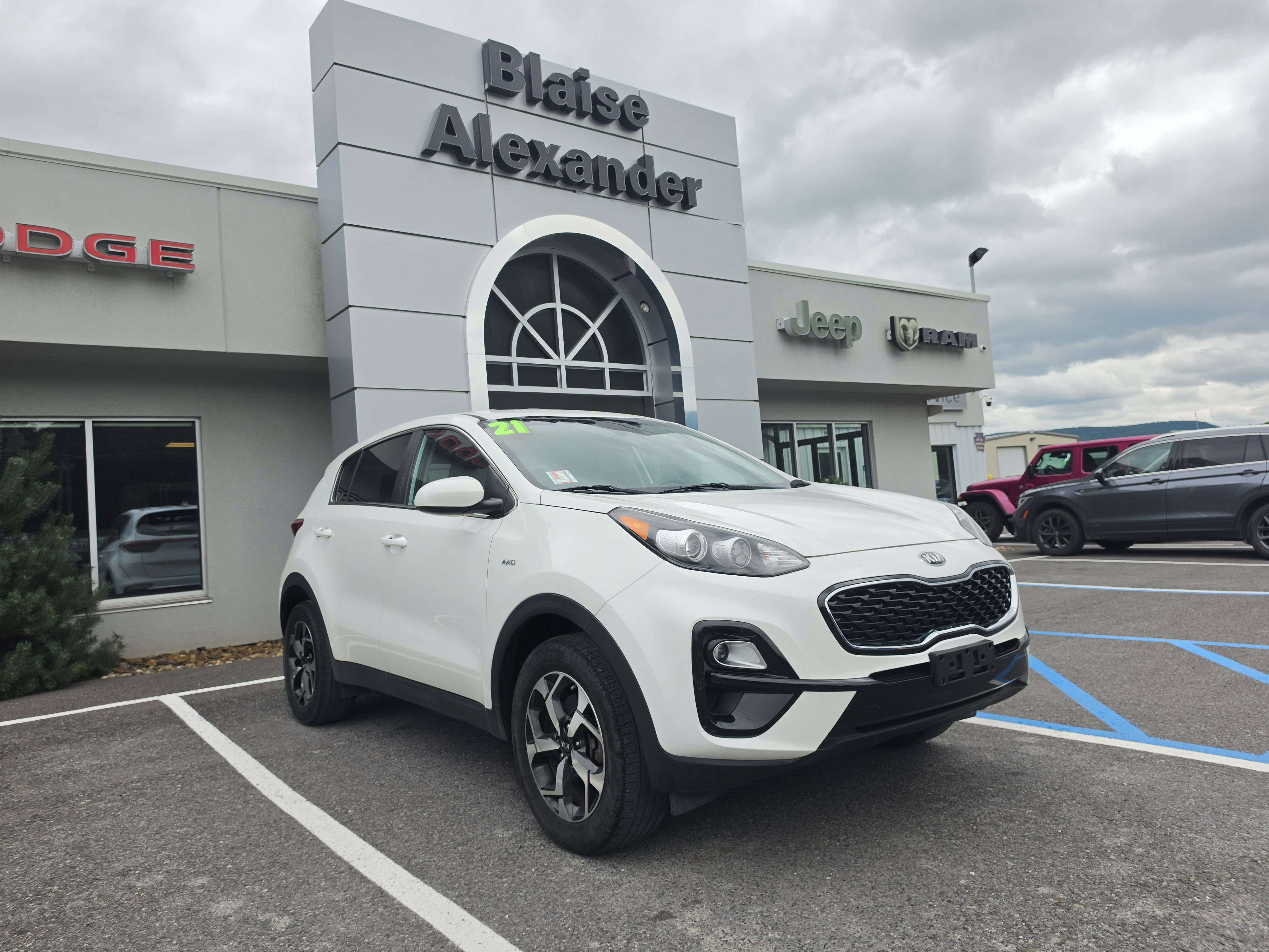 Used 2021 Kia Sportage LX AWD/4WD image 1