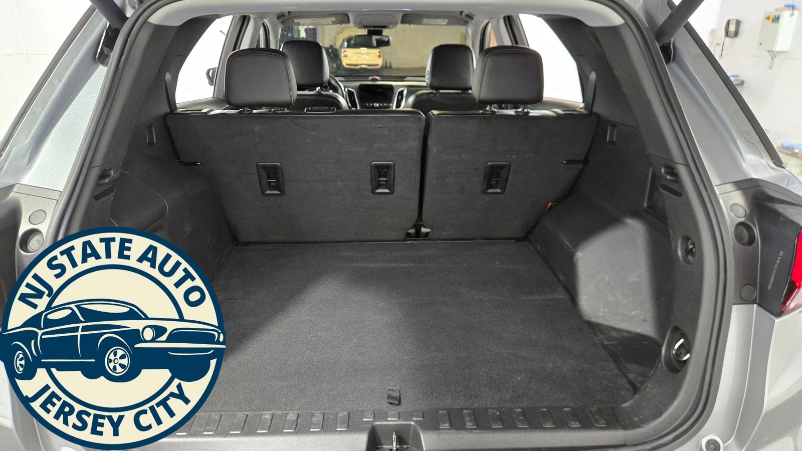 Used 2024 Chevrolet Equinox Premier AWD/4WD image 31
