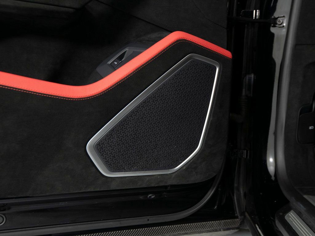 Used 2023 Lamborghini Urus Performante image 13