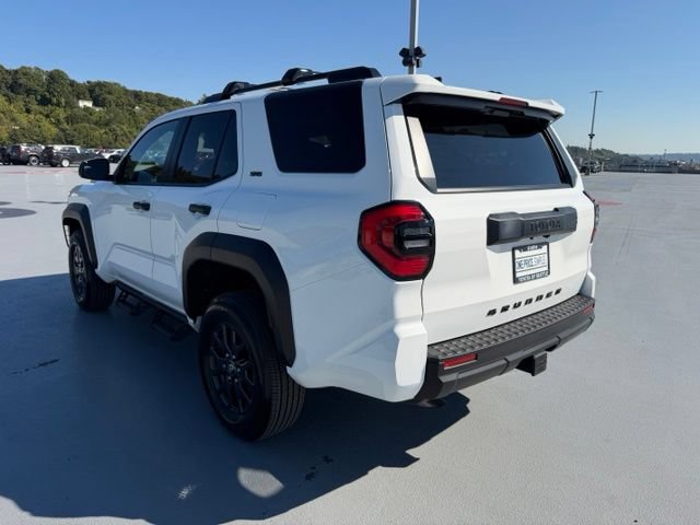 Certified 2025 Toyota 4Runner SR5 AWD/4WD image 9