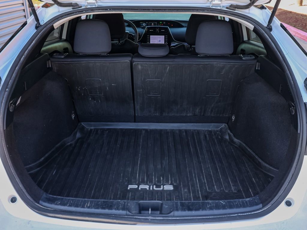 Used 2021 Toyota Prius L Eco image 16