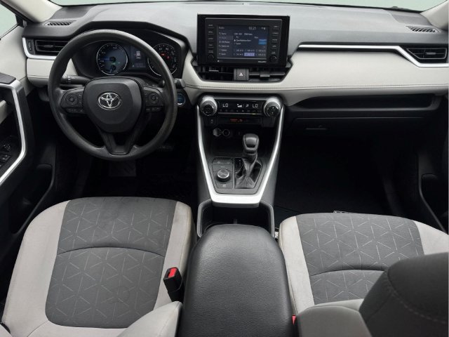 Used 2022 Toyota RAV4 XLE AWD/4WD image 8