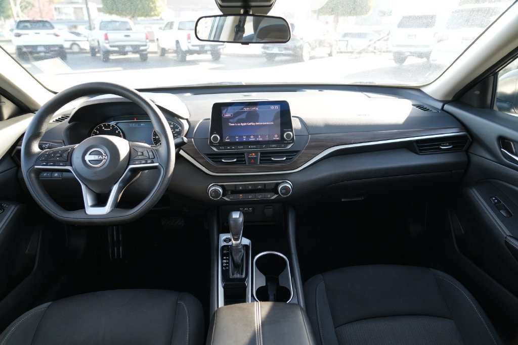 Used 2024 Nissan Altima 2.5 SV FWD image 23