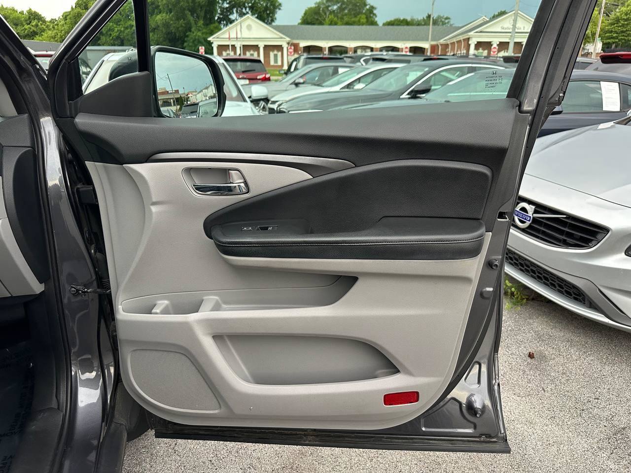 Used 2017 Honda Ridgeline RT image 29