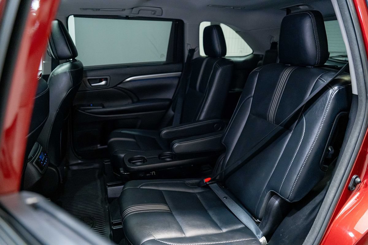 Used 2018 Toyota Highlander SE AWD/4WD image 12