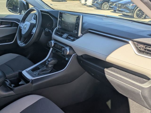 Used 2020 Toyota RAV4 XLE image 30
