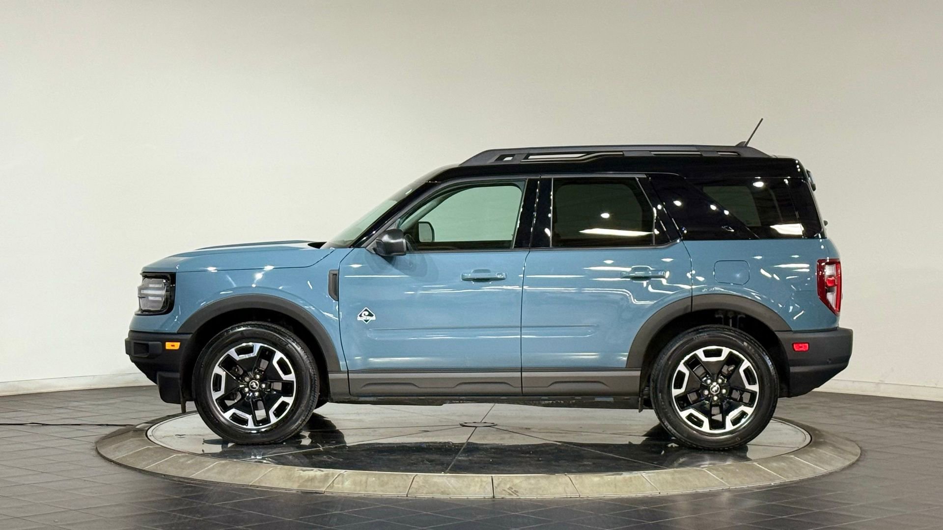 Used 2022 Ford Bronco Sport Outer Banks w/ Tech Package image 6