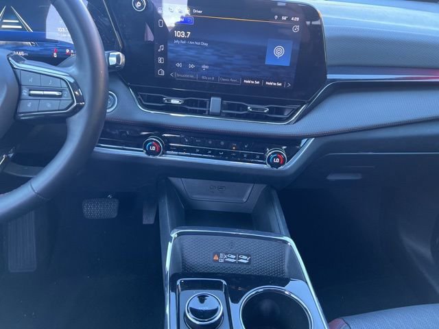 Used 2025 Chevrolet Equinox RS w/ Safety and Technology Package image 17