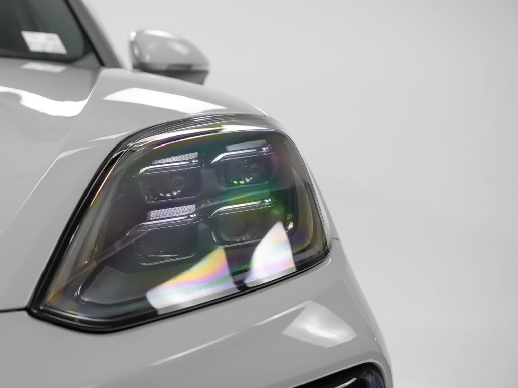 Certified 2025 Porsche Cayenne Coupe image 8