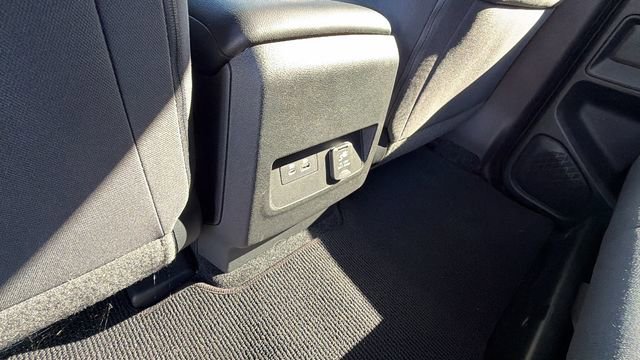 Used 2025 Nissan Frontier SV w/ SV Convenience Package image 17