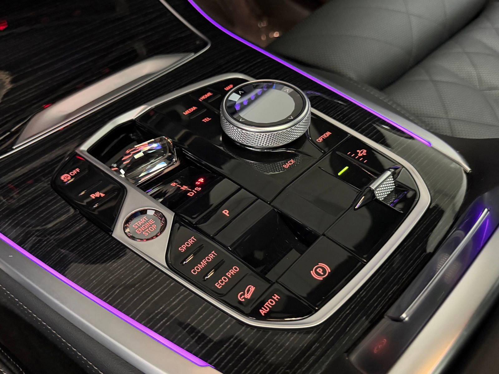 Used 2025 BMW X7 xDrive40i w/ Executive Package image 31