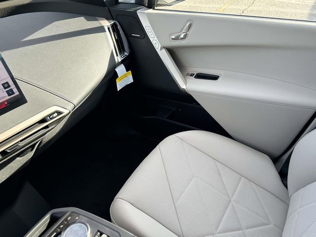 New 2026 BMW iX xDrive45 w/ Premium Package image 17
