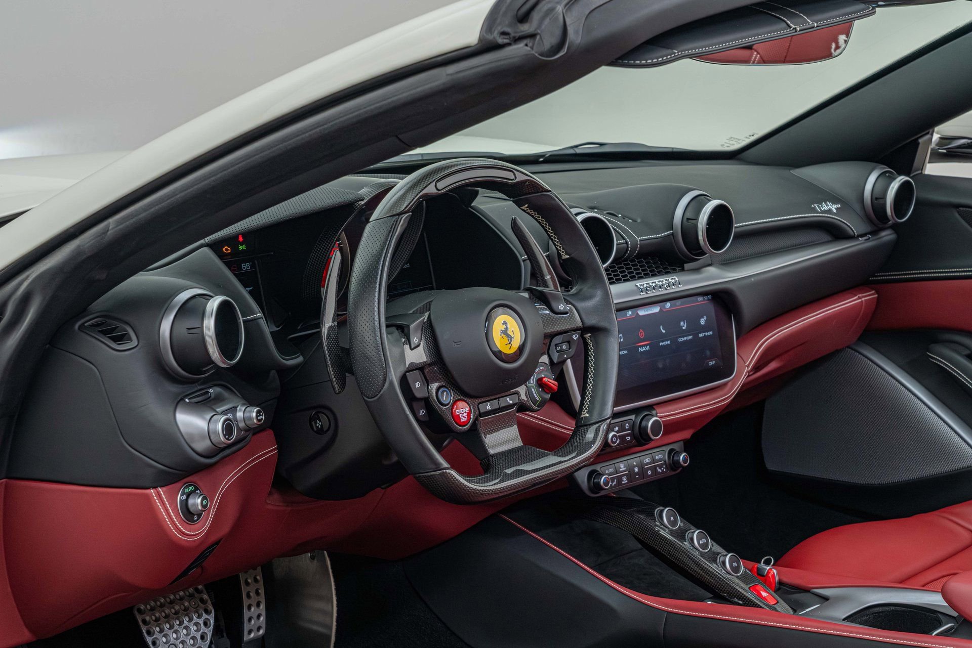 Certified 2020 Ferrari Portofino RWD image 4